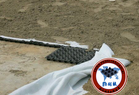 屋頂綠化排水板http://jypysm1.cn/